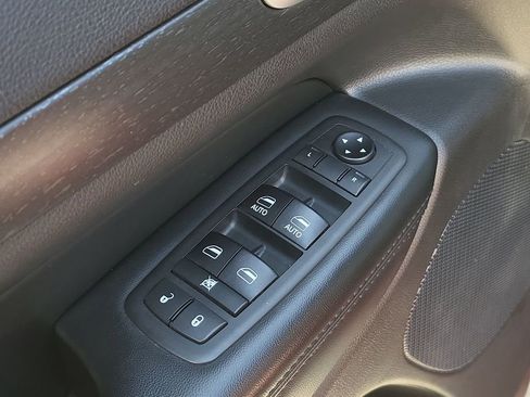 Used 2018 Jeep Grand Cherokee Altitude image 23