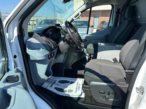 Used 2019 Ford Transit 250 130 Low Roof RWD image 31