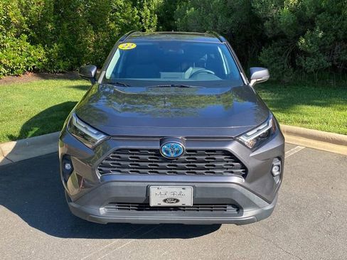 Used 2022 Toyota RAV4 XLE Premium AWD/4WD image 2