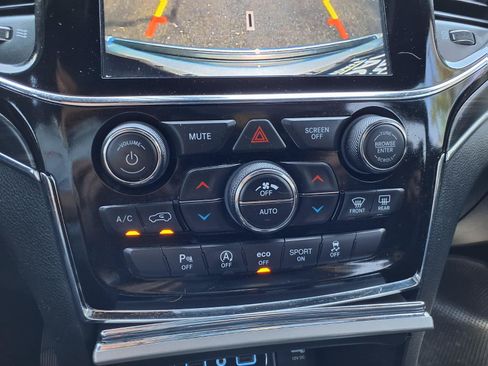 Used 2020 Jeep Grand Cherokee Limited RWD image 24