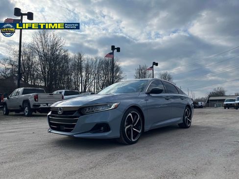 Used 2022 Honda Accord Sport image 2