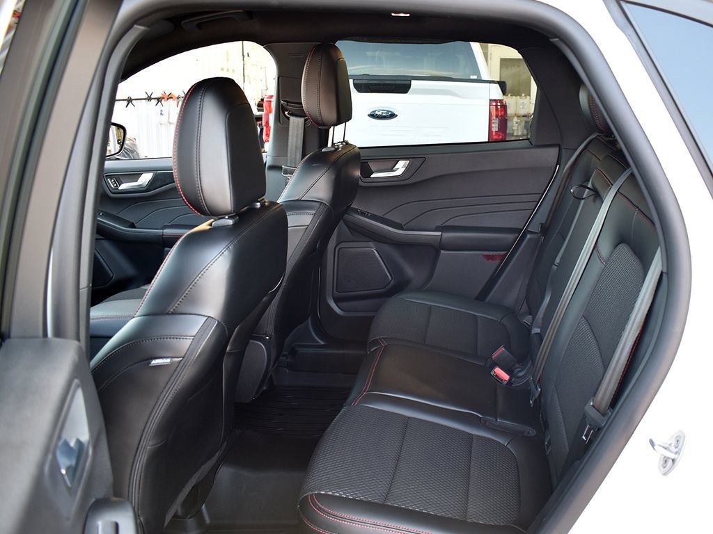 Used 2024 Ford Escape ST-Line w/ Tech Pack #1 AWD/4WD image 6