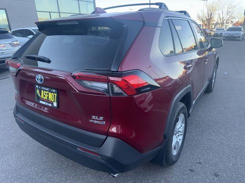 Used 2020 Toyota RAV4 XLE image 7