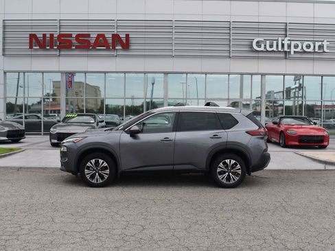Used 2023 Nissan Rogue SV w/ SV Premium B Package FWD image 3