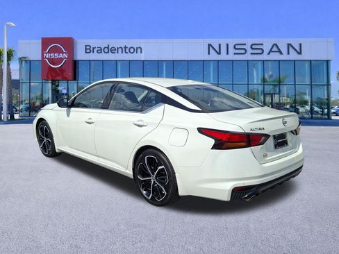 Used 2025 Nissan Altima 2.5 SR FWD image 7