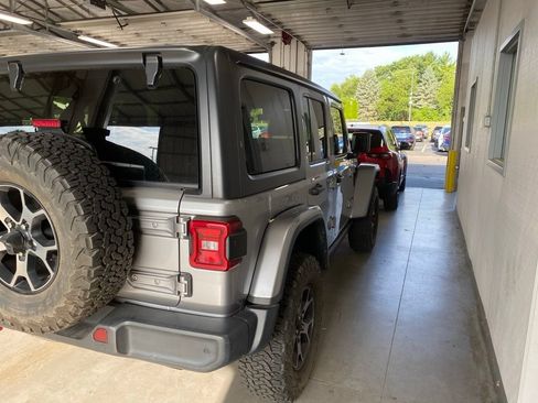 Used 2019 Jeep Wrangler Unlimited Rubicon AWD/4WD image 4
