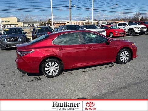 Certified 2022 Toyota Camry LE image 6