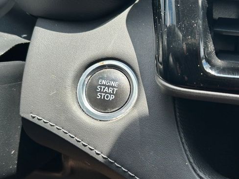 Used 2020 Toyota Highlander XLE FWD image 29