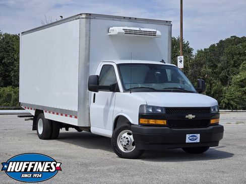 Used 2024 Chevrolet Express 3500 w/ Power Convenience Package RWD image 1