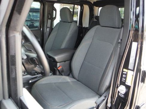 Used 2025 Jeep Gladiator Sport AWD/4WD image 37