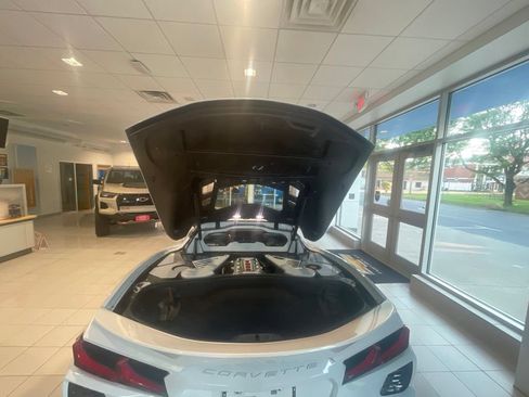 Used 2022 Chevrolet Corvette Stingray Coupe w/ Z51 Performance Package RWD image 23
