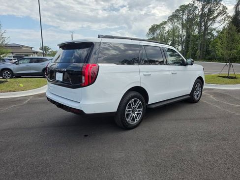 Used 2025 Ford Expedition Active AWD/4WD image 5