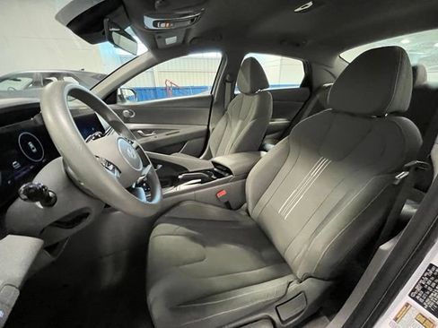 Used 2024 Hyundai Elantra SEL FWD image 21