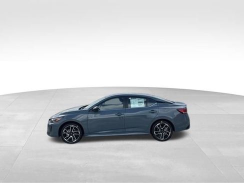 New 2025 Nissan Sentra SR image 4