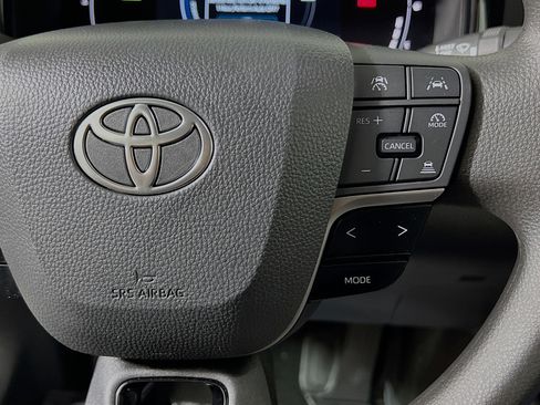 Used 2025 Toyota Camry LE FWD image 20