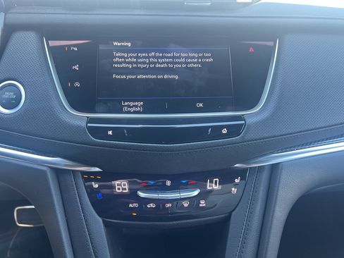 Used 2025 Cadillac XT5 Sportv w/ Technology Package AWD/4WD image 17