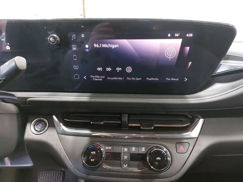 Used 2025 Buick Envista Preferred FWD image 19
