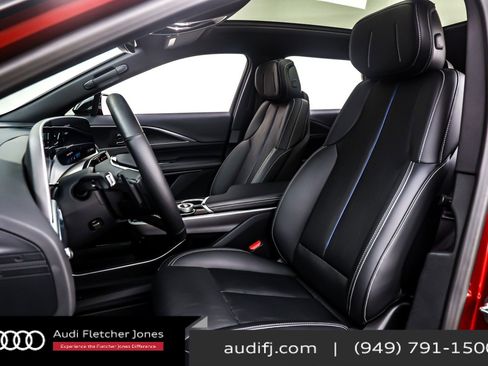 Used 2025 Cadillac Lyriq Sport image 17