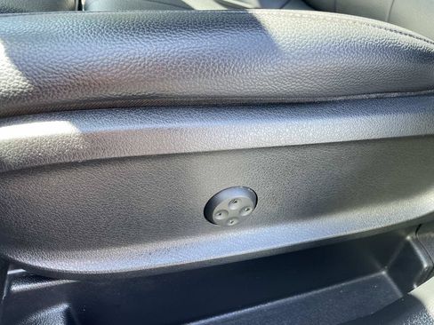 Used 2021 Mercedes-Benz GLB 250 image 23