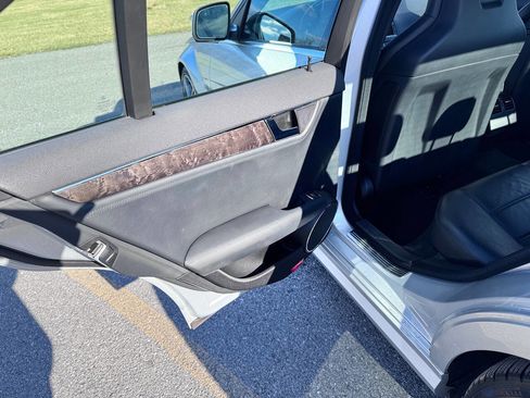 Used 2009 Mercedes-Benz C 63 AMG C 63 AMG 4dr Sedan image 5