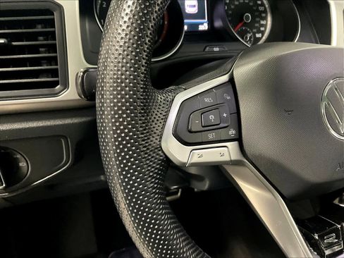 Used 2021 Volkswagen Atlas SE w/ Panoramic Sunroof Package image 24