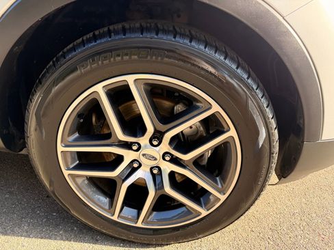 Used 2016 Ford Explorer Sport image 4