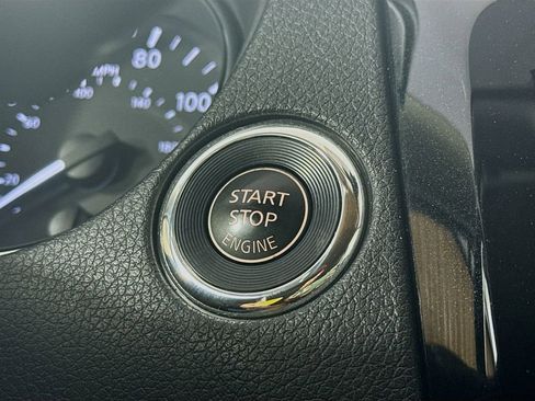 Used 2019 Nissan Rogue SL image 19