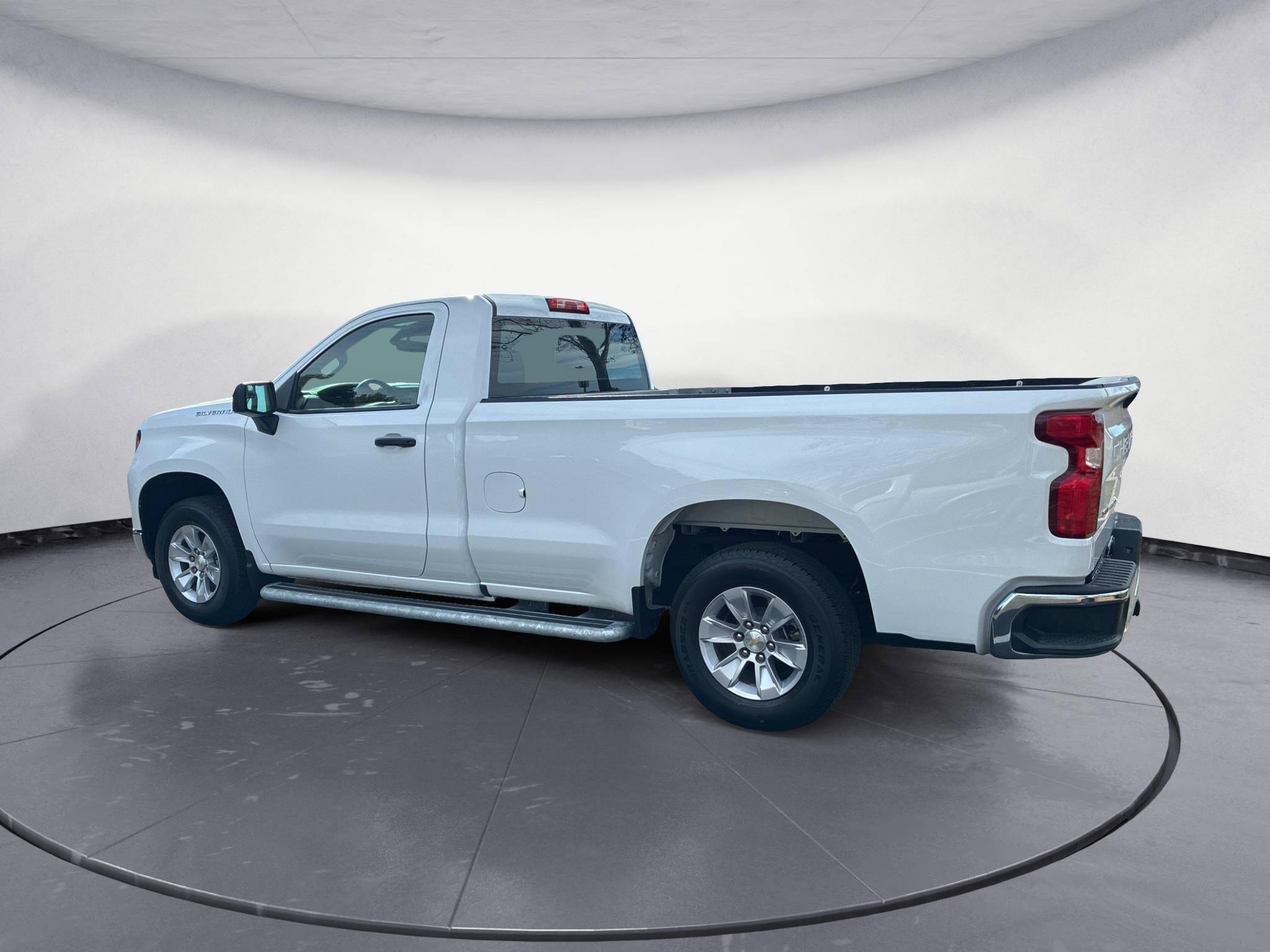 Used 2025 Chevrolet Silverado 1500 W/T RWD image 4