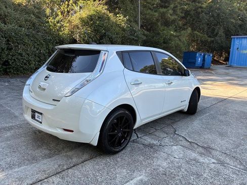 Used 2014 Nissan Leaf SV w/ Premium Package FWD image 5