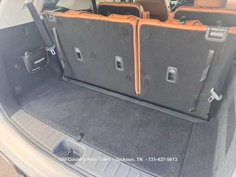 Used 2022 Nissan Pathfinder Platinum w/ Cargo Package AWD/4WD image 17