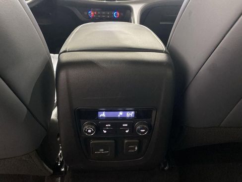 Used 2024 Buick Enclave Premium AWD/4WD image 23