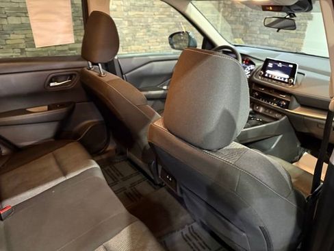 Certified 2025 Nissan Rogue SV image 31