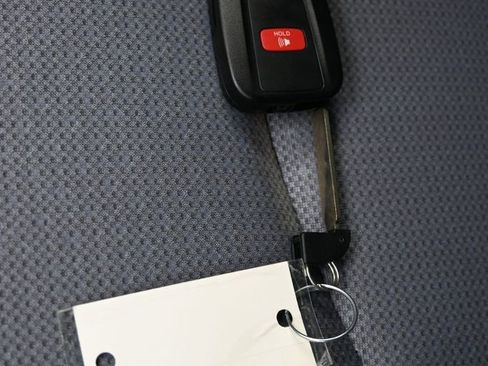 Used 2022 Toyota Prius LE image 28