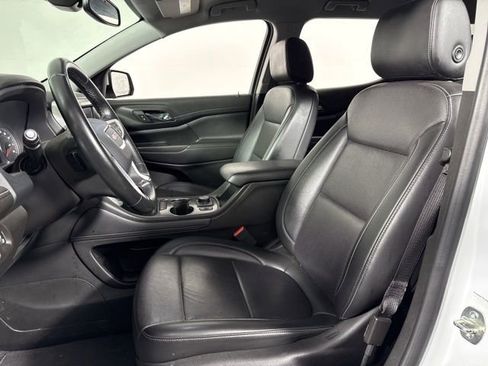 Used 2023 GMC Acadia SLT image 14