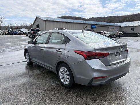 Used 2022 Hyundai Accent SE image 2