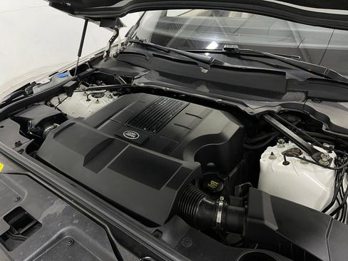 Used 2018 Land Rover Discovery HSE image 29