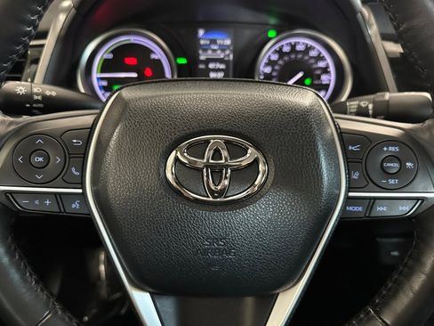 Used 2021 Toyota Camry LE image 22