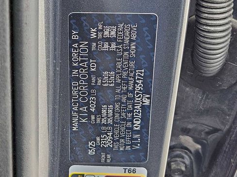 Certified 2025 Kia Soul LX FWD image 33