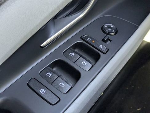 New 2026 Hyundai Elantra Limited FWD image 23