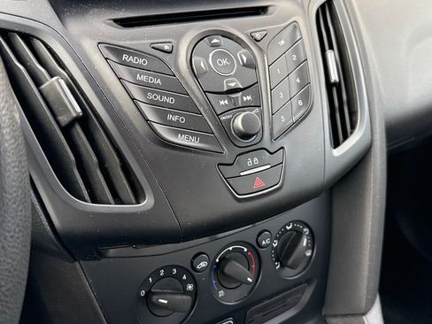 Used 2014 Ford Focus S image 19
