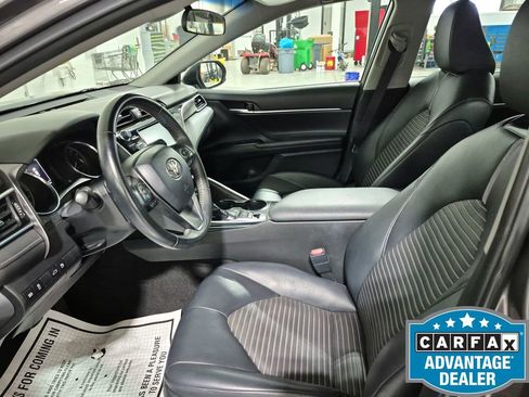 Used 2018 Toyota Camry SE FWD image 14