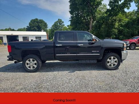 Used 2019 Chevrolet Silverado 2500 LTZ w/ Duramax Plus Package AWD/4WD image 8