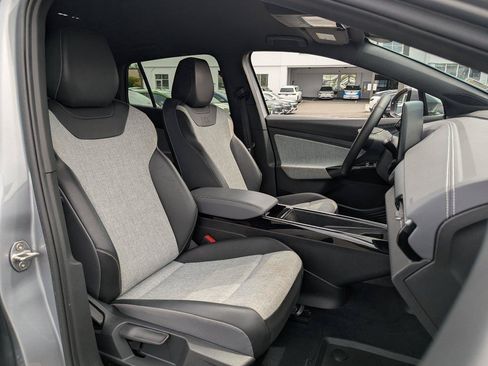 Used 2023 Volkswagen ID.4 Pro AWD/4WD image 32