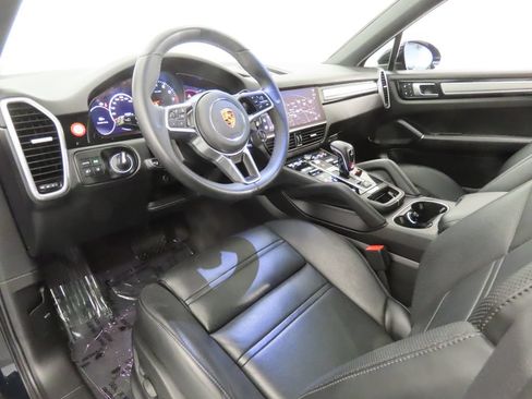 Certified 2023 Porsche Cayenne Platinum Edition AWD/4WD image 4
