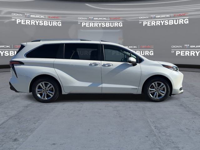 Used 2021 Toyota Sienna Platinum AWD/4WD image 9