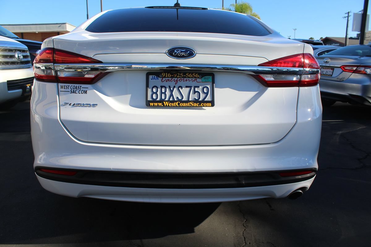Used 2018 Ford Fusion SE FWD image 13