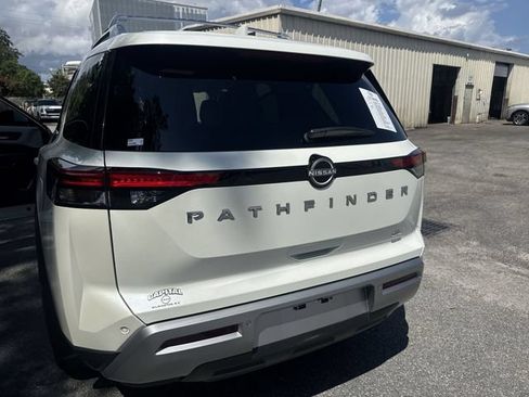 Used 2024 Nissan Pathfinder SL w/ SL Premium Package FWD image 38