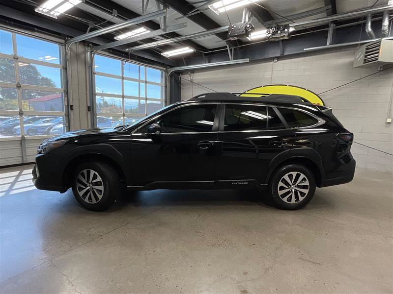 Used 2024 Subaru Outback AWD/4WD image 2