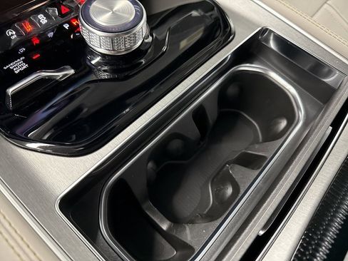 New 2025 Jeep Wagoneer 4WD image 21