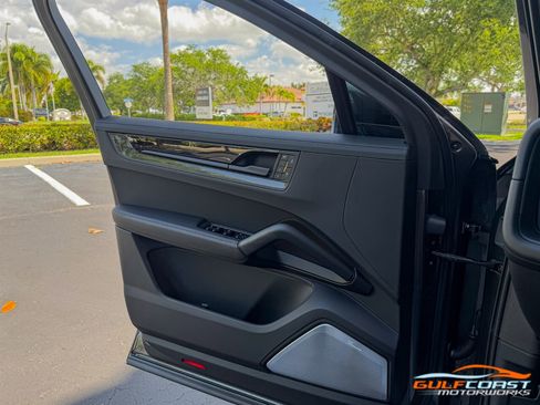 Used 2026 Porsche Cayenne GTS image 24
